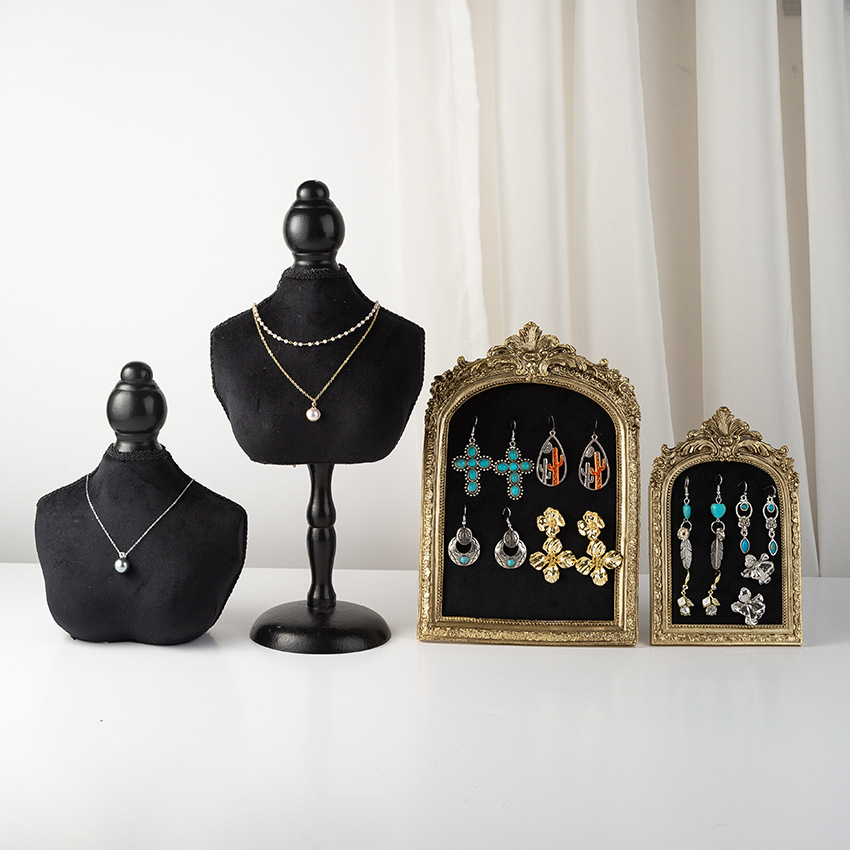 Черная бархатная подставка-ман – обзор и цена Body Jewelry Stores